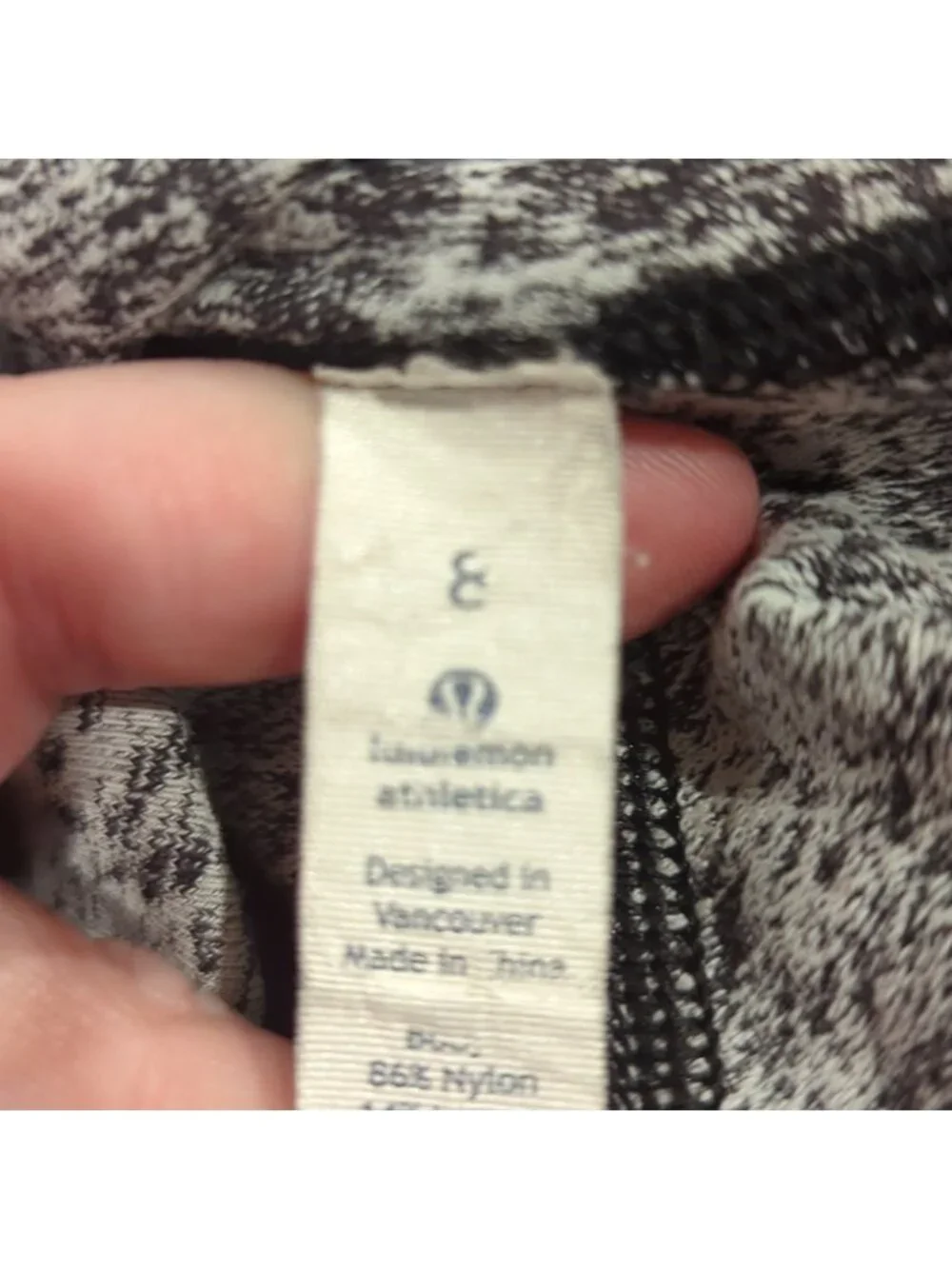 Lululemon Wunder Under Crop (Hi-Rise)Luon Spray Jacquard White Black